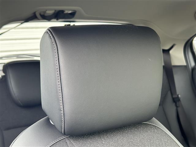 ヴェゼル ｅ：ＨＥＶ　Ｚ　４ＷＤ　純正ナビＴＶ　Ｂｌｕｅｔｏｏｔｈ　レーダークルーズコントロール　置くだけ充電　バックカメラ　ドライブレコーダー　電動リアゲート　ＥＴＣ　純正アルミ付きスタッドレス　ワンオーナー　禁煙（33枚目）