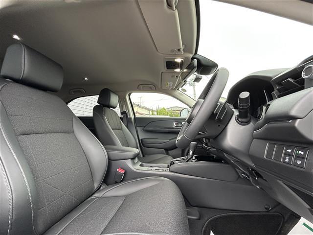 ヴェゼル ｅ：ＨＥＶ　Ｚ　４ＷＤ　純正ナビＴＶ　Ｂｌｕｅｔｏｏｔｈ　レーダークルーズコントロール　置くだけ充電　バックカメラ　ドライブレコーダー　電動リアゲート　ＥＴＣ　純正アルミ付きスタッドレス　ワンオーナー　禁煙（36枚目）