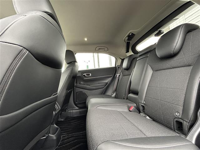 ヴェゼル ｅ：ＨＥＶ　Ｚ　４ＷＤ　純正ナビＴＶ　Ｂｌｕｅｔｏｏｔｈ　レーダークルーズコントロール　置くだけ充電　バックカメラ　ドライブレコーダー　電動リアゲート　ＥＴＣ　純正アルミ付きスタッドレス　ワンオーナー　禁煙（38枚目）