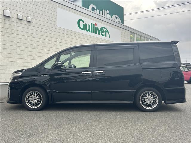 ヴォクシー ハイブリッドZS 煌II 純正10インチナビFM/AM/フルセグ/Bluetooth 衝突軽減ブレーキ 車線逸脱防止 両側パワースライドア 純正バイザー 純正マット LEDライト フォグランプ スペアキー 冬タイヤ積載 ETC(6枚目)