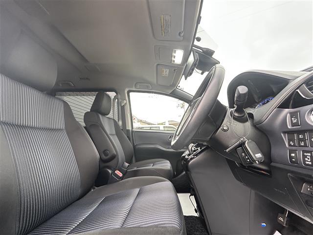 ヴォクシー ハイブリッドZS 煌II 純正10インチナビFM/AM/フルセグ/Bluetooth 衝突軽減ブレーキ 車線逸脱防止 両側パワースライドア 純正バイザー 純正マット LEDライト フォグランプ スペアキー 冬タイヤ積載 ETC(35枚目)