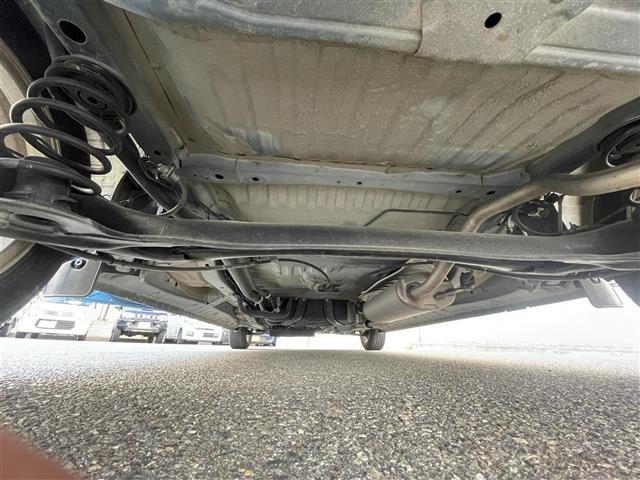 Ｎ－ＯＮＥ プレミアム　禁煙車　社外ＳＤナビ　フルセグＴＶ　ＡＭ／ＦＭ／Ｂｌｕｅｔｏｏｔｈ接続　衝突軽減ブレーキ　横滑り防止装置　純正１４インチアルミホイール　オートライト　純正フロアマット　純正ドアバイザー（9枚目）