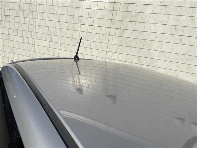 Ｎ－ＯＮＥ プレミアム　禁煙車　社外ＳＤナビ　フルセグＴＶ　ＡＭ／ＦＭ／Ｂｌｕｅｔｏｏｔｈ接続　衝突軽減ブレーキ　横滑り防止装置　純正１４インチアルミホイール　オートライト　純正フロアマット　純正ドアバイザー（13枚目）