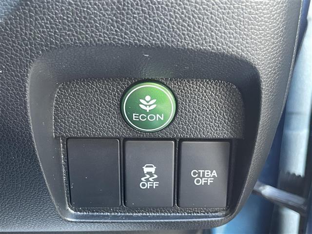 Ｎ－ＯＮＥ プレミアム　禁煙車　社外ＳＤナビ　フルセグＴＶ　ＡＭ／ＦＭ／Ｂｌｕｅｔｏｏｔｈ接続　衝突軽減ブレーキ　横滑り防止装置　純正１４インチアルミホイール　オートライト　純正フロアマット　純正ドアバイザー（22枚目）