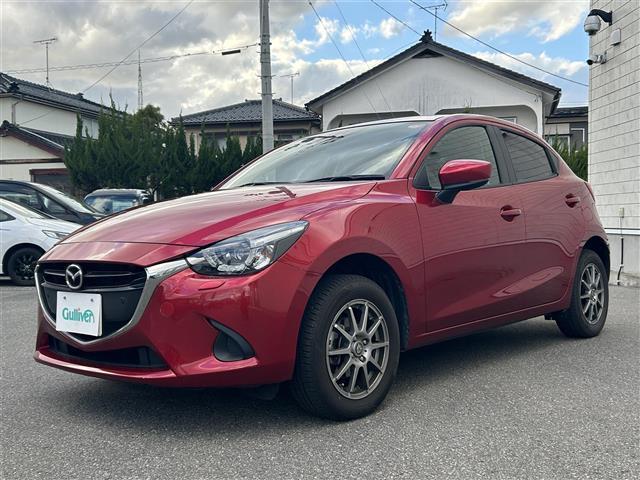 デミオ １５Ｓツーリング　４ＷＤ　純正ナビＦＭ／ＡＭ／Ｂｌｕｅｔｏｏｔｈ　スマートシティブレーキサポート　ＢＳＭシステム　車線逸脱防止装置　横滑り防止装置　バックカメラ　ＡＵＴＯライト　スペアキー　スマートキー　冬タイヤ積載（4枚目）