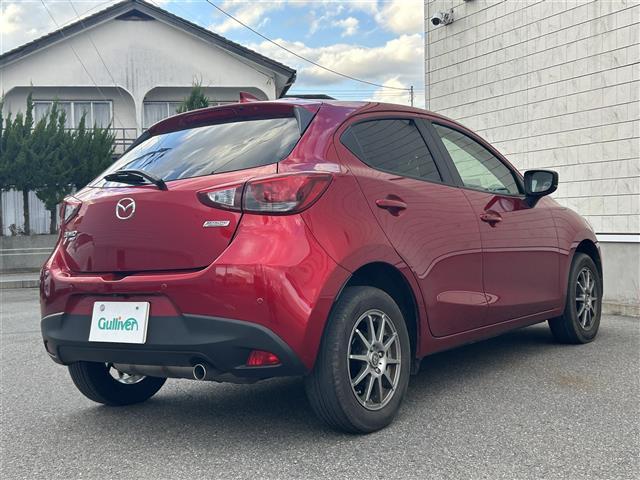 デミオ １５Ｓツーリング　４ＷＤ　純正ナビＦＭ／ＡＭ／Ｂｌｕｅｔｏｏｔｈ　スマートシティブレーキサポート　ＢＳＭシステム　車線逸脱防止装置　横滑り防止装置　バックカメラ　ＡＵＴＯライト　スペアキー　スマートキー　冬タイヤ積載（5枚目）