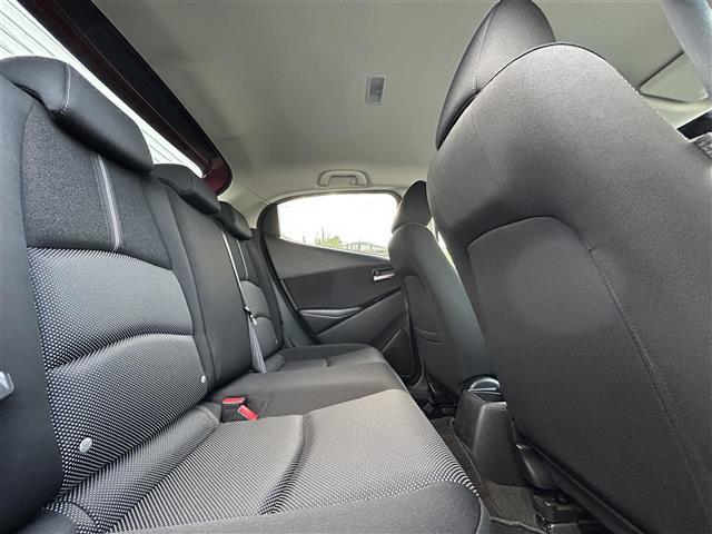 デミオ １５Ｓツーリング　４ＷＤ　純正ナビＦＭ／ＡＭ／Ｂｌｕｅｔｏｏｔｈ　スマートシティブレーキサポート　ＢＳＭシステム　車線逸脱防止装置　横滑り防止装置　バックカメラ　ＡＵＴＯライト　スペアキー　スマートキー　冬タイヤ積載（37枚目）