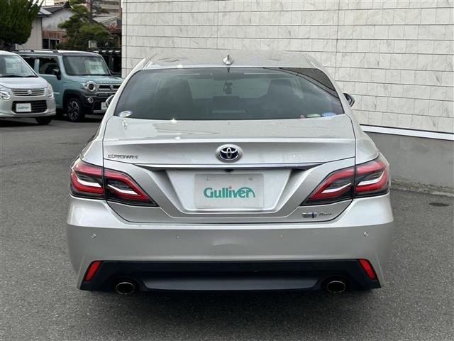 クラウンハイブリッド Ｓ　Ｆｏｕｒ　エレガンススタイルＩＩ　純正メーカーナビ　ミュージックプレイヤー接続可　バックカメラ　衝突被害軽減システム　レーダークルーズコントロール　ＥＴＣ　ドラレコ　スマートキー　パワーシート　ＬＥＤヘッドランプ　純正アルミ（3枚目）