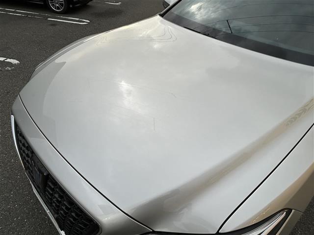 クラウンハイブリッド Ｓ　Ｆｏｕｒ　エレガンススタイルＩＩ　純正メーカーナビ　ミュージックプレイヤー接続可　バックカメラ　衝突被害軽減システム　レーダークルーズコントロール　ＥＴＣ　ドラレコ　スマートキー　パワーシート　ＬＥＤヘッドランプ　純正アルミ（12枚目）