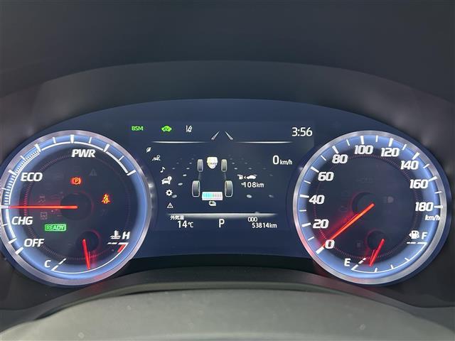 クラウンハイブリッド Ｓ　Ｆｏｕｒ　エレガンススタイルＩＩ　純正メーカーナビ　ミュージックプレイヤー接続可　バックカメラ　衝突被害軽減システム　レーダークルーズコントロール　ＥＴＣ　ドラレコ　スマートキー　パワーシート　ＬＥＤヘッドランプ　純正アルミ（16枚目）