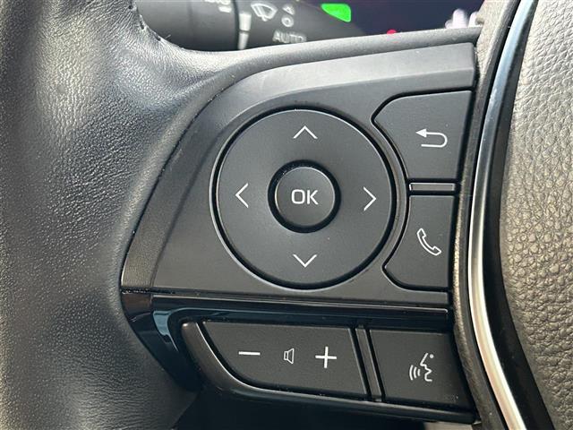 クラウンハイブリッド Ｓ　Ｆｏｕｒ　エレガンススタイルＩＩ　純正メーカーナビ　ミュージックプレイヤー接続可　バックカメラ　衝突被害軽減システム　レーダークルーズコントロール　ＥＴＣ　ドラレコ　スマートキー　パワーシート　ＬＥＤヘッドランプ　純正アルミ（18枚目）