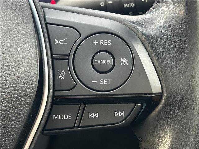 クラウンハイブリッド Ｓ　Ｆｏｕｒ　エレガンススタイルＩＩ　純正メーカーナビ　ミュージックプレイヤー接続可　バックカメラ　衝突被害軽減システム　レーダークルーズコントロール　ＥＴＣ　ドラレコ　スマートキー　パワーシート　ＬＥＤヘッドランプ　純正アルミ（19枚目）