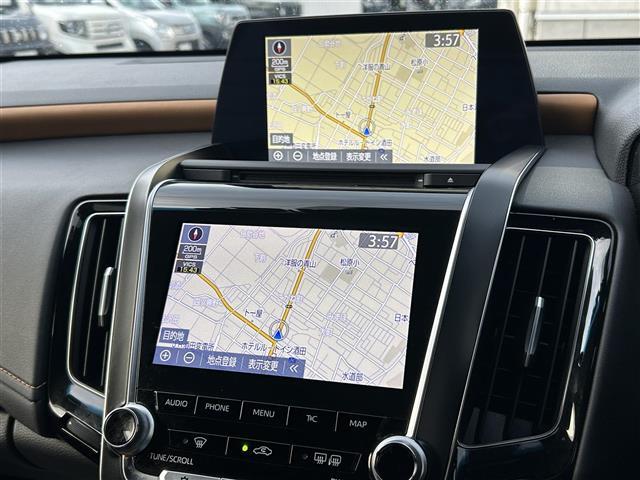 クラウンハイブリッド Ｓ　Ｆｏｕｒ　エレガンススタイルＩＩ　純正メーカーナビ　ミュージックプレイヤー接続可　バックカメラ　衝突被害軽減システム　レーダークルーズコントロール　ＥＴＣ　ドラレコ　スマートキー　パワーシート　ＬＥＤヘッドランプ　純正アルミ（20枚目）
