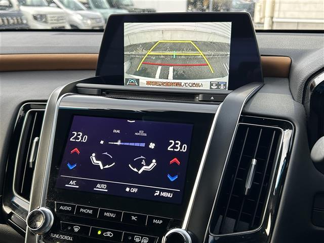 クラウンハイブリッド Ｓ　Ｆｏｕｒ　エレガンススタイルＩＩ　純正メーカーナビ　ミュージックプレイヤー接続可　バックカメラ　衝突被害軽減システム　レーダークルーズコントロール　ＥＴＣ　ドラレコ　スマートキー　パワーシート　ＬＥＤヘッドランプ　純正アルミ（22枚目）