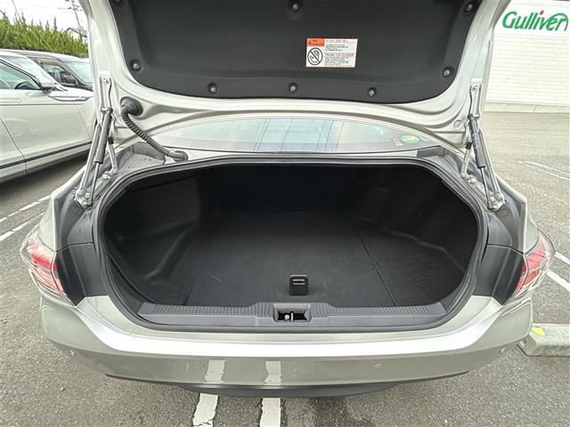 クラウンハイブリッド Ｓ　Ｆｏｕｒ　エレガンススタイルＩＩ　純正メーカーナビ　ミュージックプレイヤー接続可　バックカメラ　衝突被害軽減システム　レーダークルーズコントロール　ＥＴＣ　ドラレコ　スマートキー　パワーシート　ＬＥＤヘッドランプ　純正アルミ（40枚目）