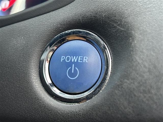 クラウンハイブリッド Ｓ　Ｆｏｕｒ　エレガンススタイルＩＩ　純正メーカーナビ　ミュージックプレイヤー接続可　バックカメラ　衝突被害軽減システム　レーダークルーズコントロール　ＥＴＣ　ドラレコ　スマートキー　パワーシート　ＬＥＤヘッドランプ　純正アルミ（41枚目）