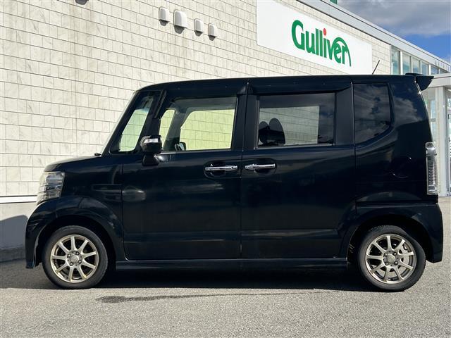 Ｎ－ＢＯＸカスタム Ｇ・Ｌパッケージ　ＳＤナビＴＶ　左側パワースライドドア　スマートキー　フルセグＴＶ　Ｂｌｕｅｔｏｏｔｈ　ＤＶＤ再生　横滑り防止装置　盗難防止装置　社外１４インチアルミ　ディスチャージヘッドライト（6枚目）