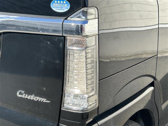 Ｎ－ＢＯＸカスタム Ｇ・Ｌパッケージ　ＳＤナビＴＶ　左側パワースライドドア　スマートキー　フルセグＴＶ　Ｂｌｕｅｔｏｏｔｈ　ＤＶＤ再生　横滑り防止装置　盗難防止装置　社外１４インチアルミ　ディスチャージヘッドライト（12枚目）