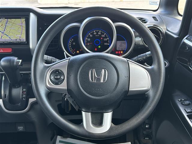 Ｎ－ＢＯＸカスタム Ｇ・Ｌパッケージ　ＳＤナビＴＶ　左側パワースライドドア　スマートキー　フルセグＴＶ　Ｂｌｕｅｔｏｏｔｈ　ＤＶＤ再生　横滑り防止装置　盗難防止装置　社外１４インチアルミ　ディスチャージヘッドライト（19枚目）