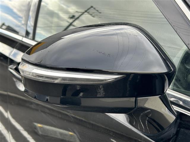 クラウンハイブリッド ロイヤル　Ｆｏｕｒ　４ＷＤ　純正ＳＤナビ　Ｂｌｕｅｔｏｏｔｈ　バックカメラ　クルーズコントロール　オートライト　横滑り防止装置　盗難防止装置　純正１６インチホイール　スマートキー　プッシュスタート　取扱説明書（14枚目）