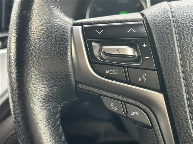 クラウンハイブリッド ロイヤル　Ｆｏｕｒ　４ＷＤ　純正ＳＤナビ　Ｂｌｕｅｔｏｏｔｈ　バックカメラ　クルーズコントロール　オートライト　横滑り防止装置　盗難防止装置　純正１６インチホイール　スマートキー　プッシュスタート　取扱説明書（21枚目）