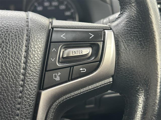 クラウンハイブリッド ロイヤル　Ｆｏｕｒ　４ＷＤ　純正ＳＤナビ　Ｂｌｕｅｔｏｏｔｈ　バックカメラ　クルーズコントロール　オートライト　横滑り防止装置　盗難防止装置　純正１６インチホイール　スマートキー　プッシュスタート　取扱説明書（22枚目）