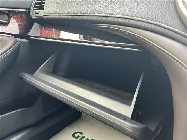 クラウンハイブリッド ロイヤル　Ｆｏｕｒ　４ＷＤ　純正ＳＤナビ　Ｂｌｕｅｔｏｏｔｈ　バックカメラ　クルーズコントロール　オートライト　横滑り防止装置　盗難防止装置　純正１６インチホイール　スマートキー　プッシュスタート　取扱説明書（31枚目）