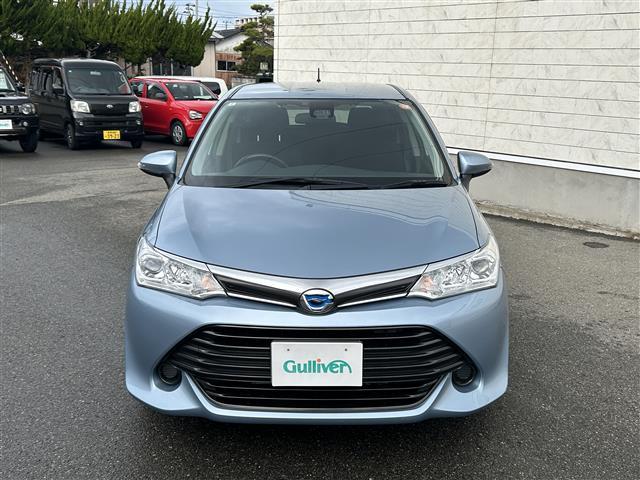 カローラフィールダー ハイブリッドＧ　純正ナビＦＭ／ＡＭ／フルセグ／ＤＩＳＣ　Ｂｌｕｅｔｏｏｔｈ　衝突軽減ブレーキ　逸脱防止装置　横滑り防止装置　プッシュスタート　ＥＶ　Ｍｏｏｄ　ＥＣＯ　Ｍｏｏｄ　純正バイザー　純正マット　スマートキー（2枚目）