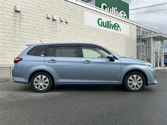 カローラフィールダー ハイブリッドＧ　純正ナビＦＭ／ＡＭ／フルセグ／ＤＩＳＣ　Ｂｌｕｅｔｏｏｔｈ　衝突軽減ブレーキ　逸脱防止装置　横滑り防止装置　プッシュスタート　ＥＶ　Ｍｏｏｄ　ＥＣＯ　Ｍｏｏｄ　純正バイザー　純正マット　スマートキー（7枚目）