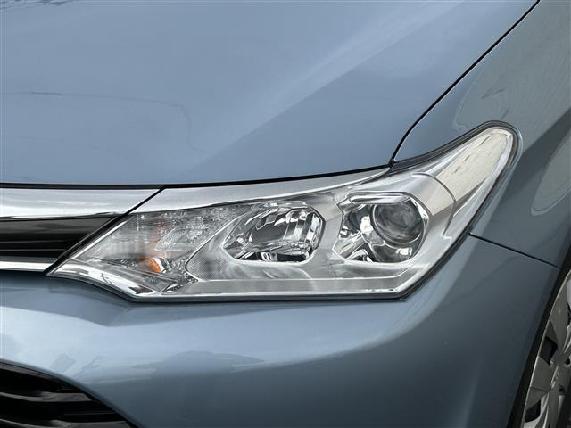 カローラフィールダー ハイブリッドＧ　純正ナビＦＭ／ＡＭ／フルセグ／ＤＩＳＣ　Ｂｌｕｅｔｏｏｔｈ　衝突軽減ブレーキ　逸脱防止装置　横滑り防止装置　プッシュスタート　ＥＶ　Ｍｏｏｄ　ＥＣＯ　Ｍｏｏｄ　純正バイザー　純正マット　スマートキー（10枚目）