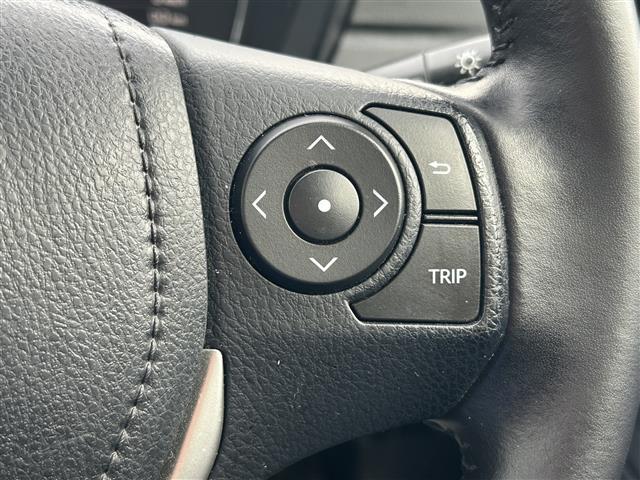 カローラフィールダー ハイブリッドＧ　純正ナビＦＭ／ＡＭ／フルセグ／ＤＩＳＣ　Ｂｌｕｅｔｏｏｔｈ　衝突軽減ブレーキ　逸脱防止装置　横滑り防止装置　プッシュスタート　ＥＶ　Ｍｏｏｄ　ＥＣＯ　Ｍｏｏｄ　純正バイザー　純正マット　スマートキー（20枚目）