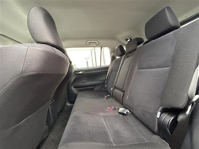 カローラフィールダー ハイブリッドＧ　純正ナビＦＭ／ＡＭ／フルセグ／ＤＩＳＣ　Ｂｌｕｅｔｏｏｔｈ　衝突軽減ブレーキ　逸脱防止装置　横滑り防止装置　プッシュスタート　ＥＶ　Ｍｏｏｄ　ＥＣＯ　Ｍｏｏｄ　純正バイザー　純正マット　スマートキー（38枚目）