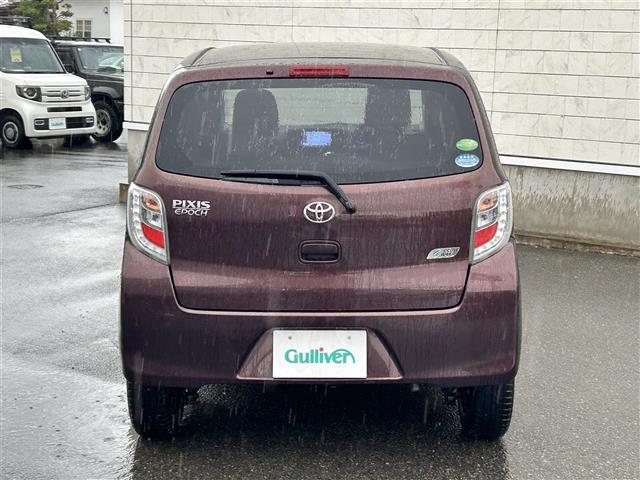 ピクシスエポック Ｘｆ　４ＷＤ　社外ナビＦＭ／ＡＭ／ワンセグ／ＣＤ　盗難防止装置　アイドリングストップ　純正マット　純正バイザー　パワーウィンドゥ　ダブルエアバック　リモコンキー　ＥＴＣ（3枚目）