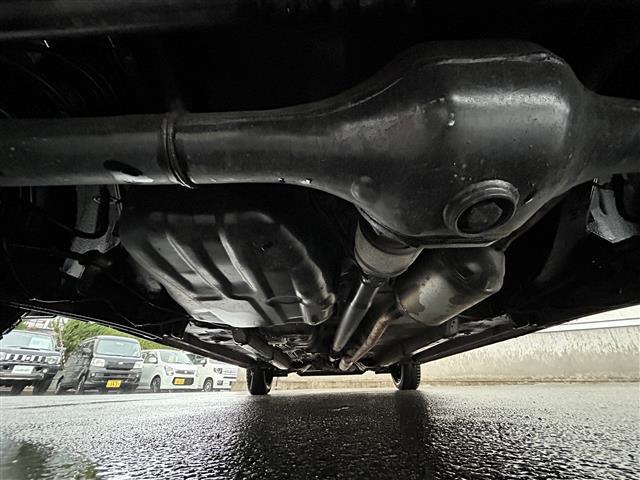 ピクシスエポック Ｘｆ　４ＷＤ　社外ナビＦＭ／ＡＭ／ワンセグ／ＣＤ　盗難防止装置　アイドリングストップ　純正マット　純正バイザー　パワーウィンドゥ　ダブルエアバック　リモコンキー　ＥＴＣ（9枚目）