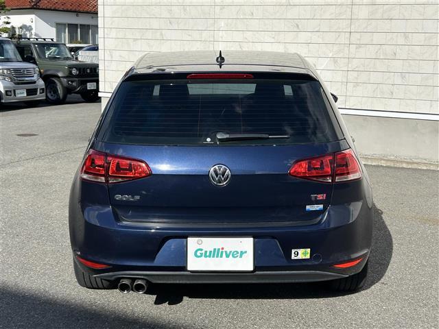 ゴルフ ＴＳＩハイラインブルーモーションテクノロジー　純正ナビ　フルセグＴＶ／ＡＭ／ＦＭ　ＣＤ／ＤＶＤ再生　Ｂｌｕｅｔｏｏｔｈ接続　バックカメラ　クルーズコントロール　ホールドブレーキ　電動パーキングブレーキ　オートライト　シートヒーター　純正ＡＷ（3枚目）