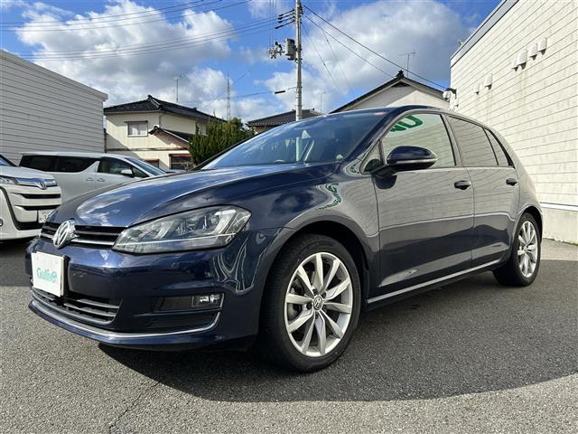 ゴルフ ＴＳＩハイラインブルーモーションテクノロジー　純正ナビ　フルセグＴＶ／ＡＭ／ＦＭ　ＣＤ／ＤＶＤ再生　Ｂｌｕｅｔｏｏｔｈ接続　バックカメラ　クルーズコントロール　ホールドブレーキ　電動パーキングブレーキ　オートライト　シートヒーター　純正ＡＷ（4枚目）