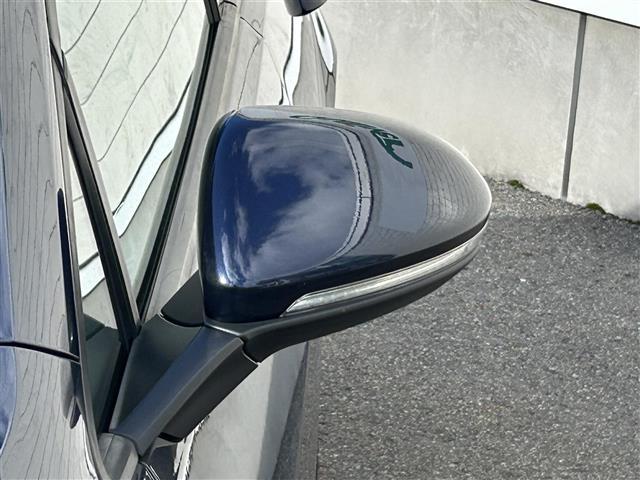 ゴルフ ＴＳＩハイラインブルーモーションテクノロジー　純正ナビ　フルセグＴＶ／ＡＭ／ＦＭ　ＣＤ／ＤＶＤ再生　Ｂｌｕｅｔｏｏｔｈ接続　バックカメラ　クルーズコントロール　ホールドブレーキ　電動パーキングブレーキ　オートライト　シートヒーター　純正ＡＷ（14枚目）
