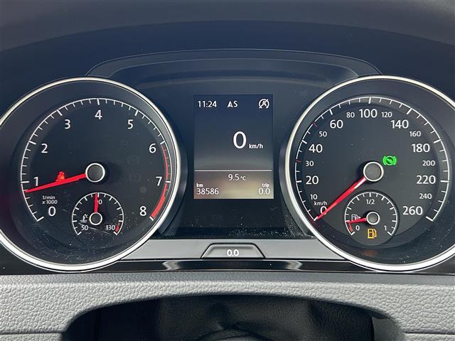 ゴルフ ＴＳＩハイラインブルーモーションテクノロジー　純正ナビ　フルセグＴＶ／ＡＭ／ＦＭ　ＣＤ／ＤＶＤ再生　Ｂｌｕｅｔｏｏｔｈ接続　バックカメラ　クルーズコントロール　ホールドブレーキ　電動パーキングブレーキ　オートライト　シートヒーター　純正ＡＷ（17枚目）