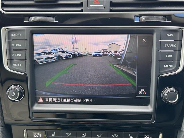 ゴルフ ＴＳＩハイラインブルーモーションテクノロジー　純正ナビ　フルセグＴＶ／ＡＭ／ＦＭ　ＣＤ／ＤＶＤ再生　Ｂｌｕｅｔｏｏｔｈ接続　バックカメラ　クルーズコントロール　ホールドブレーキ　電動パーキングブレーキ　オートライト　シートヒーター　純正ＡＷ（23枚目）