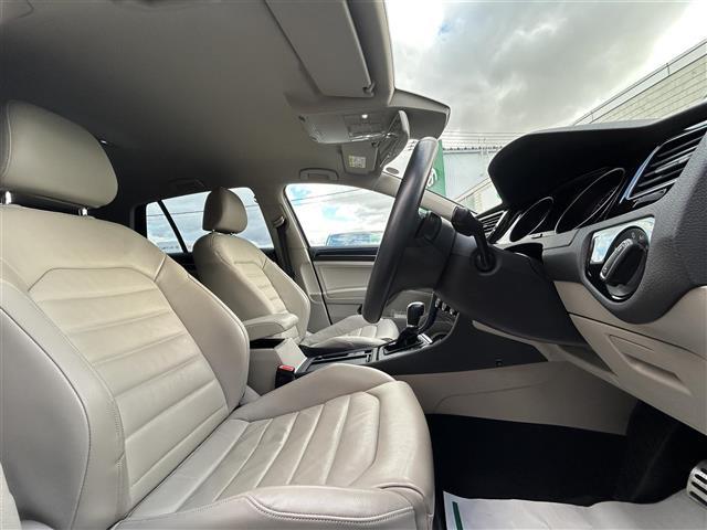 ゴルフ ＴＳＩハイラインブルーモーションテクノロジー　純正ナビ　フルセグＴＶ／ＡＭ／ＦＭ　ＣＤ／ＤＶＤ再生　Ｂｌｕｅｔｏｏｔｈ接続　バックカメラ　クルーズコントロール　ホールドブレーキ　電動パーキングブレーキ　オートライト　シートヒーター　純正ＡＷ（31枚目）