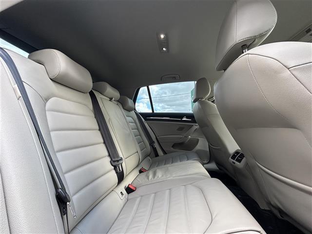 ゴルフ ＴＳＩハイラインブルーモーションテクノロジー　純正ナビ　フルセグＴＶ／ＡＭ／ＦＭ　ＣＤ／ＤＶＤ再生　Ｂｌｕｅｔｏｏｔｈ接続　バックカメラ　クルーズコントロール　ホールドブレーキ　電動パーキングブレーキ　オートライト　シートヒーター　純正ＡＷ（32枚目）