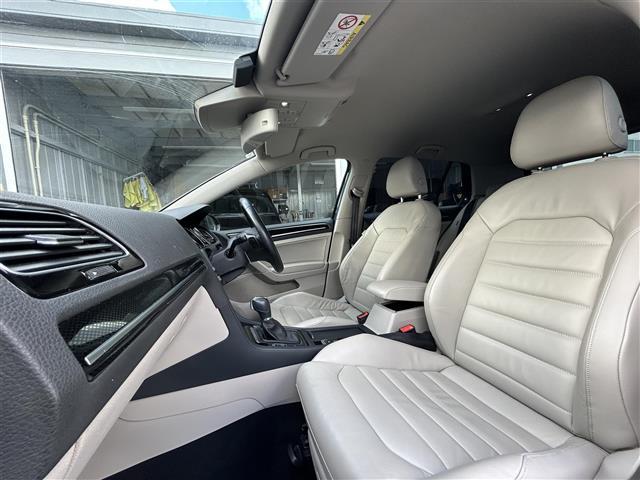 ゴルフ ＴＳＩハイラインブルーモーションテクノロジー　純正ナビ　フルセグＴＶ／ＡＭ／ＦＭ　ＣＤ／ＤＶＤ再生　Ｂｌｕｅｔｏｏｔｈ接続　バックカメラ　クルーズコントロール　ホールドブレーキ　電動パーキングブレーキ　オートライト　シートヒーター　純正ＡＷ（34枚目）