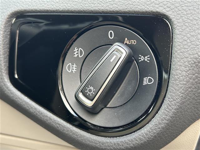 ゴルフ ＴＳＩハイラインブルーモーションテクノロジー　純正ナビ　フルセグＴＶ／ＡＭ／ＦＭ　ＣＤ／ＤＶＤ再生　Ｂｌｕｅｔｏｏｔｈ接続　バックカメラ　クルーズコントロール　ホールドブレーキ　電動パーキングブレーキ　オートライト　シートヒーター　純正ＡＷ（39枚目）