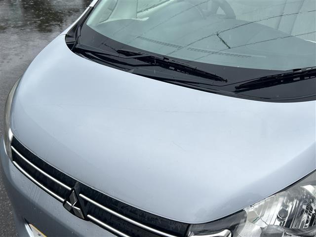 eKワゴン M 禁煙車 純正オーディオ FM AM CD アイドリングストップ 盗難防止装置 ハロゲンヘッドライト 電動格納ミラー リモコンキー フロアマット ドアバイザー 冬タイヤ積み込み(12枚目)