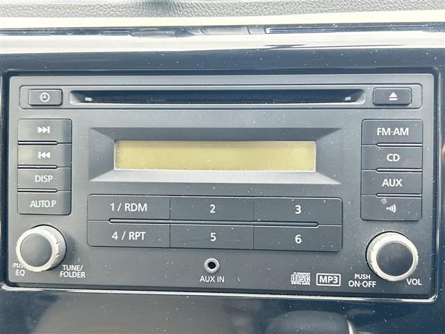 eKワゴン M 禁煙車 純正オーディオ FM AM CD アイドリングストップ 盗難防止装置 ハロゲンヘッドライト 電動格納ミラー リモコンキー フロアマット ドアバイザー 冬タイヤ積み込み(19枚目)