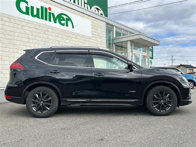 エクストレイル ２０Ｘｉ　ハイブリッド　４ＷＤ　純正９インチＳＤナビ　フルセグＴＶ／ＡＭ／ＦＭ／ＡＵＸ／Ｂｌｕ－ｒａｙ再生　Ｂｌｕｅｔｏｏｔｈ接続　プロパイロット　アラウンドビューモニター　パワーバックドア　レーダークルーズコントロール（7枚目）