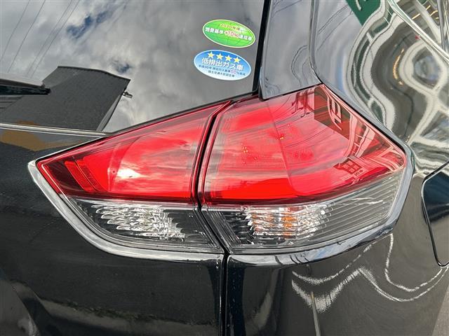 エクストレイル ２０Ｘｉ　ハイブリッド　４ＷＤ　純正９インチＳＤナビ　フルセグＴＶ／ＡＭ／ＦＭ／ＡＵＸ／Ｂｌｕ－ｒａｙ再生　Ｂｌｕｅｔｏｏｔｈ接続　プロパイロット　アラウンドビューモニター　パワーバックドア　レーダークルーズコントロール（10枚目）