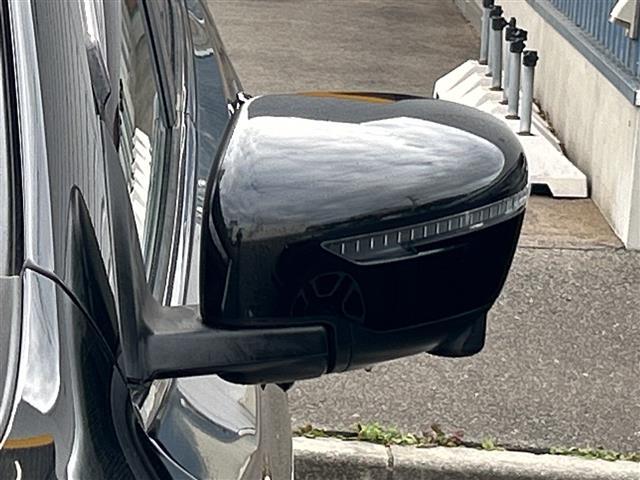 エクストレイル ２０Ｘｉ　ハイブリッド　４ＷＤ　純正９インチＳＤナビ　フルセグＴＶ／ＡＭ／ＦＭ／ＡＵＸ／Ｂｌｕ－ｒａｙ再生　Ｂｌｕｅｔｏｏｔｈ接続　プロパイロット　アラウンドビューモニター　パワーバックドア　レーダークルーズコントロール（13枚目）