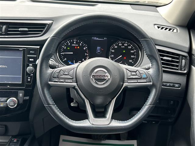 エクストレイル ２０Ｘｉ　ハイブリッド　４ＷＤ　純正９インチＳＤナビ　フルセグＴＶ／ＡＭ／ＦＭ／ＡＵＸ／Ｂｌｕ－ｒａｙ再生　Ｂｌｕｅｔｏｏｔｈ接続　プロパイロット　アラウンドビューモニター　パワーバックドア　レーダークルーズコントロール（17枚目）