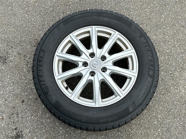 エクストレイル ２０Ｘｉ　ハイブリッド　４ＷＤ　純正９インチＳＤナビ　フルセグＴＶ／ＡＭ／ＦＭ／ＡＵＸ／Ｂｌｕ－ｒａｙ再生　Ｂｌｕｅｔｏｏｔｈ接続　プロパイロット　アラウンドビューモニター　パワーバックドア　レーダークルーズコントロール（24枚目）